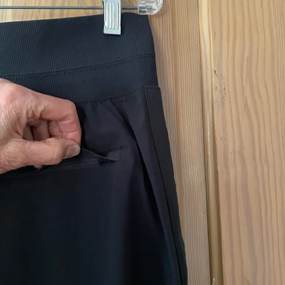 Athleta Black Nolita Slim Tapered Crop, NWT, Size 12 (may fit larger) - Picture 6 of 10